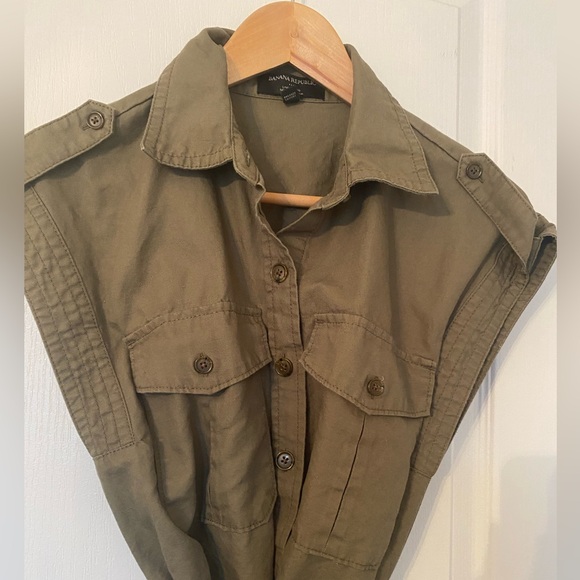 Cargo style sleeveless dress. - Picture 2 of 4